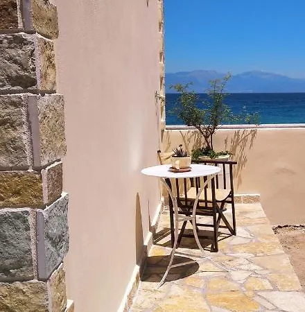 Holiday home Lykoporia Seaside House *