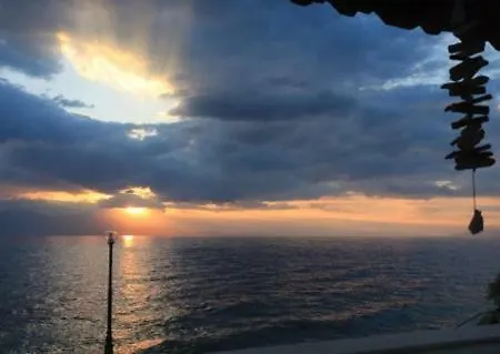 Holiday home Lykoporia Seaside House *