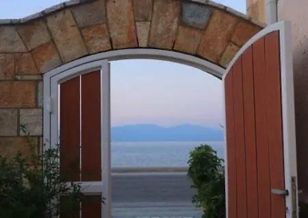Holiday home Lykoporia Seaside House